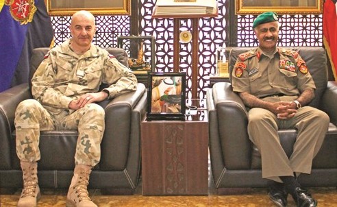 الفريق الركن محمد الخضر مستقبلاالجنرال رايموند انجيشاك﻿