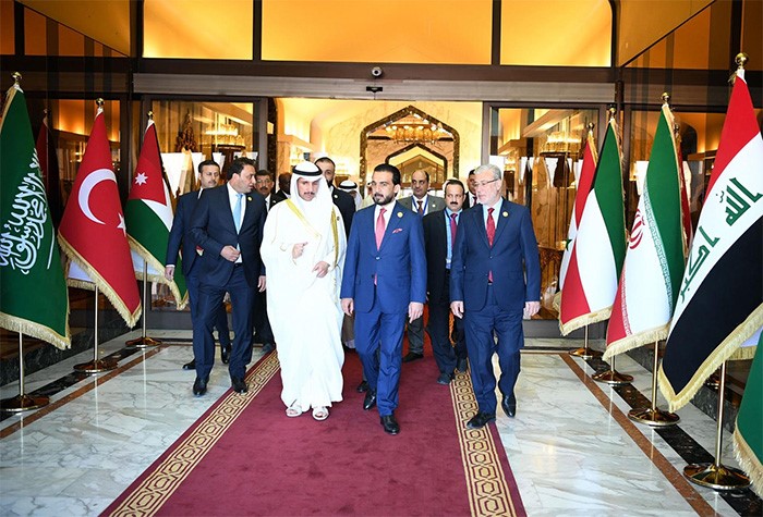 الغانم يتوجه الى موسكو بعد مشاركته بمؤتمر برلمانات دول جوار العراق