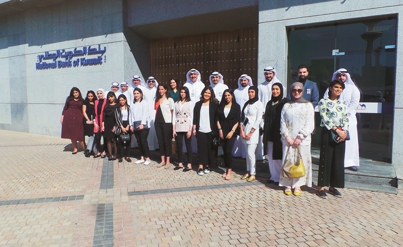 لقطة جماعية لمتدربي الدفعة الثامنة من برنامج يلا وطني ﻿