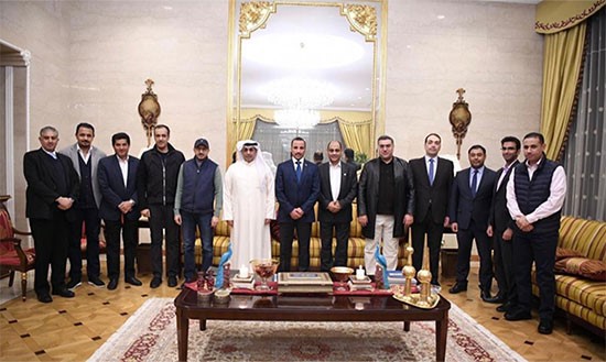 الرئيس مرزوق الغانم والسفير عبد العزيز العدواني وأعضاء الوفد البرلماني وأعضاء السفارة في موسكو خلال مأدبة العشاء