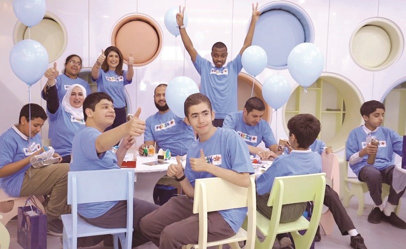فرحة وسعادة من المشاركين في الحفل﻿