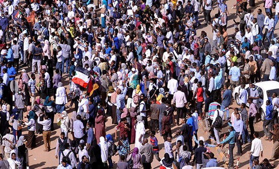 قادة الاحتجاجات في السودان يدعون لـ"مسيرة مليونية" غداً الخميس للمطالبة بحكم مدني