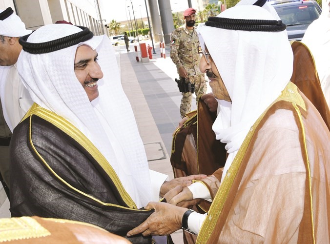 صاحب السمو مصافحا د.سعود الحربي ﻿