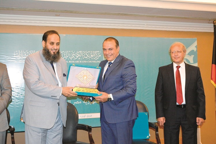 حماد الدوسري يكرم عضو مجلس النواب المصري وعضو لجنة الدفاع والأمن القومي اللواء تامر الشهاوي﻿
