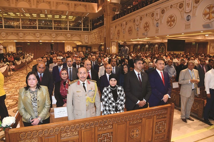 السفيرة هويدا عصام والمستشار العسكري العميد يحيى الصمدي وقيادات السفارة والقنصلية يتقدمون الحضور الكبير في قداس عيد القيامة (محمد هاشم)﻿