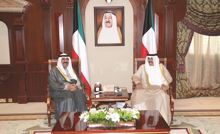 سمو ولي العهد الشيخ نواف الاحمد مستقبلا الشيخ مشعل الاحمد ﻿