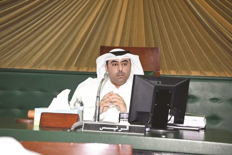 أسامة العتيبي مترئسا الجلسة ﻿