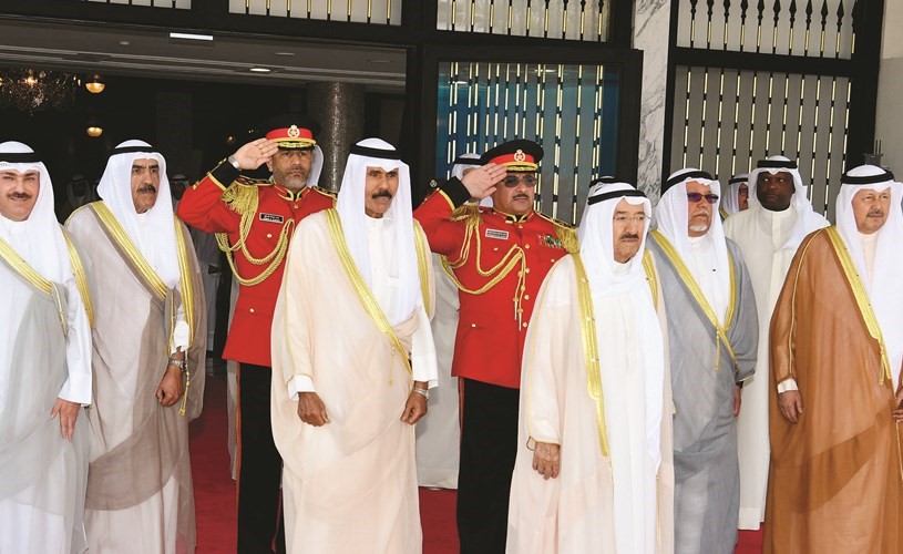 صاحب السمو الأمير الشيخ صباح الأحمد وسمو ولي العهد الشيخ نواف الأحمد والشيخ علي الجراح وأحمد فهد الفهد والشيخ خالد العبدالله والشيخ مبارك الفيصل﻿