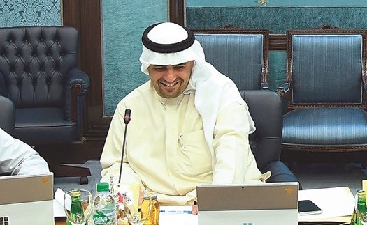 وأنس الصالح أثناء الاجتماع﻿