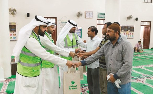 توزيع الهدايا الرمضانية﻿