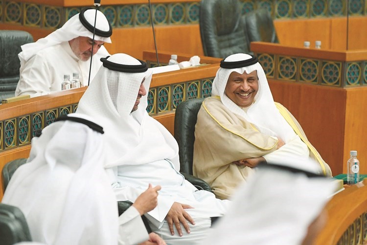 سمو رئيس الوزراء الشيخ جابر المبارك خلال الجلسة﻿