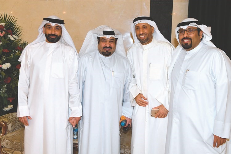 د.فهد السليم يهنئ خليفة المولي وحمد المولي وعلي المولي﻿