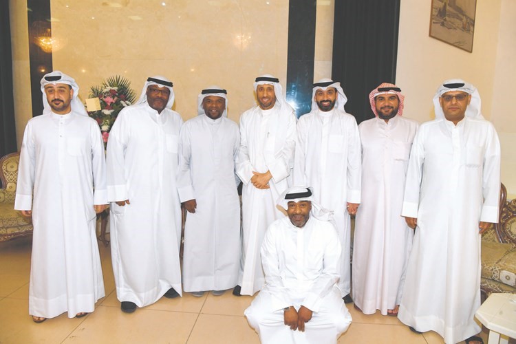 رائد الشطي وجاسم الحمادي وعلي المولي وخليفة المولي ويوسف السعد وخالد الربيعة وعلي القريني ونواف البناي﻿