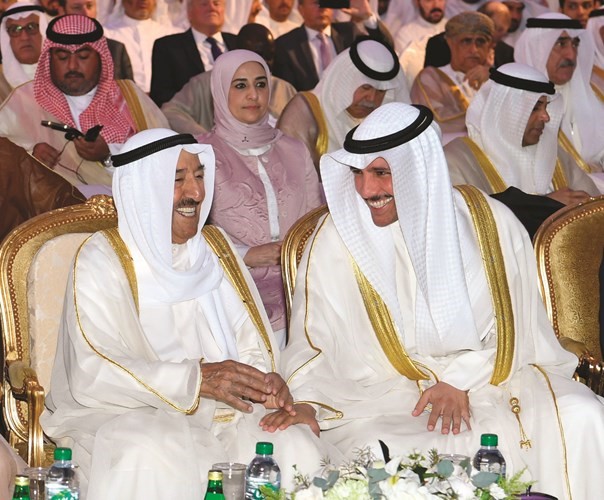 حديث باسم بين صاحب السمو الأمير الشيخ صباح الأحمد ورئيس مجلس الأمة مرزوق الغانم﻿