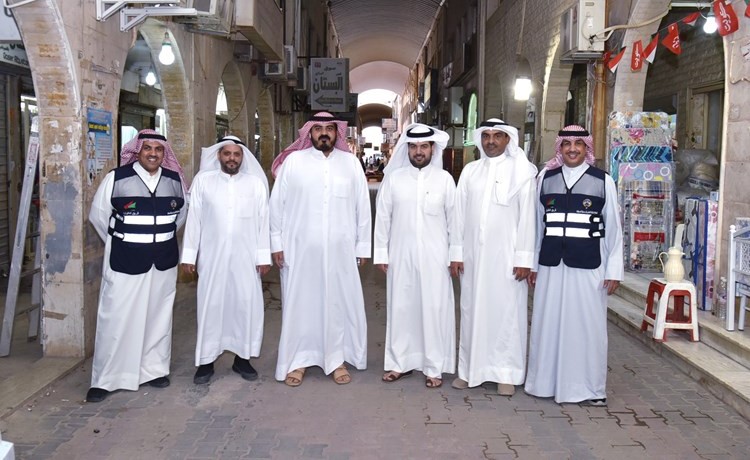 فريق التجارة خلال الجولة على مكاتب العمالة-(محمد هنداوي)﻿