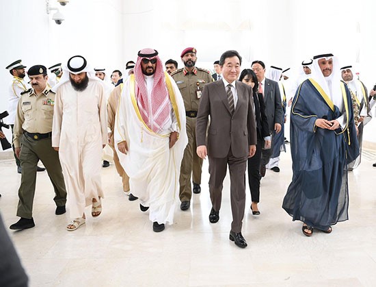 الرئيس الغانم مستقبلا رئيس وزراء كوريا