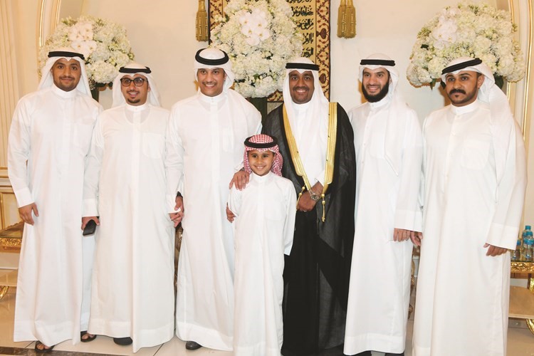 محمد البناء ومحمد الرومي وحمد الرومي وعبدالله الرومي وفهد العبدالله يهنئون﻿