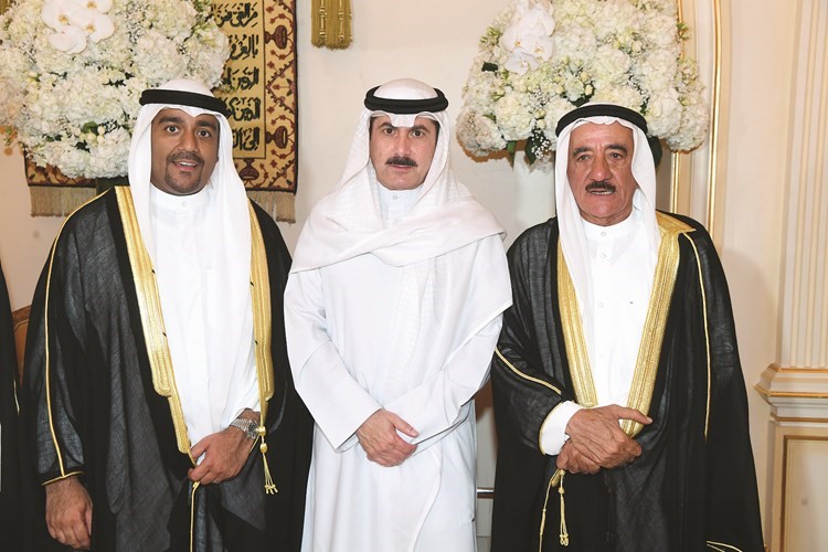 الفريق خالد المكراد يهنئ الفريق م.جاسم المنصوري وعبدالله المنصوري﻿