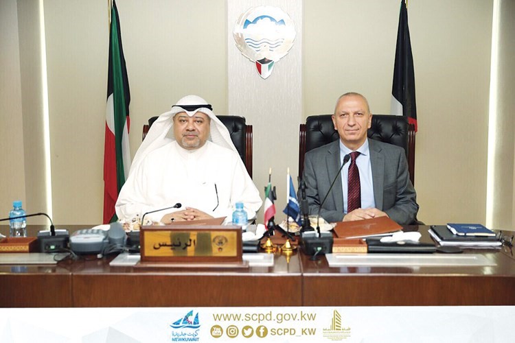 د.خالد مهدي ود.غسان خوجة يوقعان الاتفاقية﻿