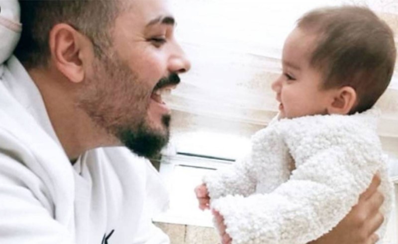 بالفيديو.. إبنة رامي عياش تخطف الأنظار بتفاعلها البريء مع أغنيته