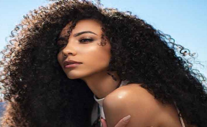 بالفيديو.. "فاتنة سمراء" تتوج ملكة جمال أمريكا 2019