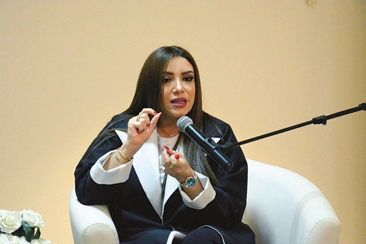 الفنانة التشكيلية الكويتية مها المنصور﻿