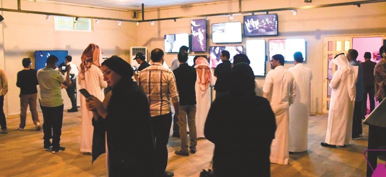 حضور كثيف في المعرض﻿