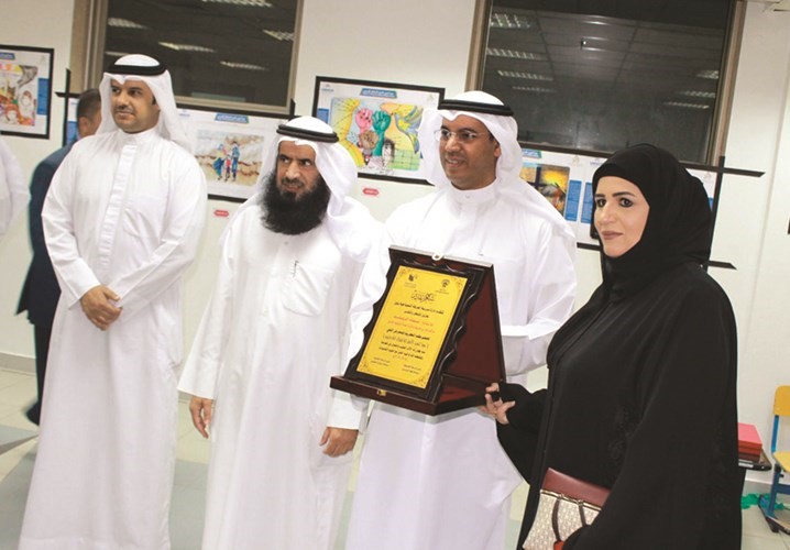 «المعرفة النموذجية» نظمت معرضاً فنياً للأطفال اللاجئين