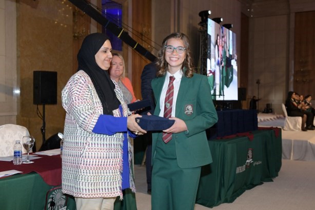 «الكويت الإنجليزية» كرّمت طلابها المتفوقين
