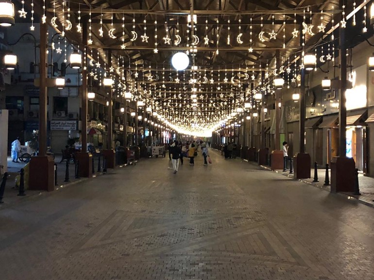 "أسواق المباركية" تتزين بمناسبة الشهر الفضيل