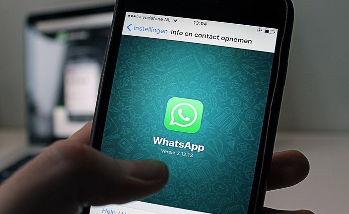 بالفيديو.. كيف تراسل شخصا عبر "واتس آب" دون إضافة رقمه في الهاتف؟!