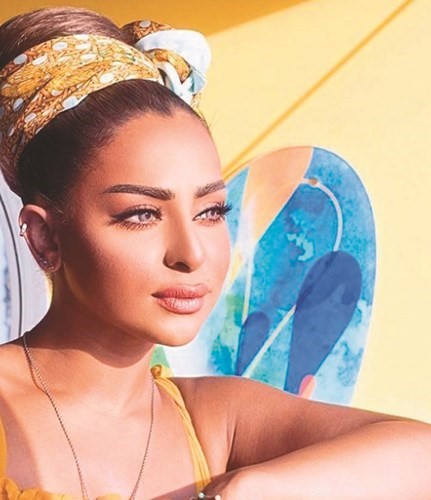 هند البلوشي: يا ويلچ إذا تناديني «أبلة» !