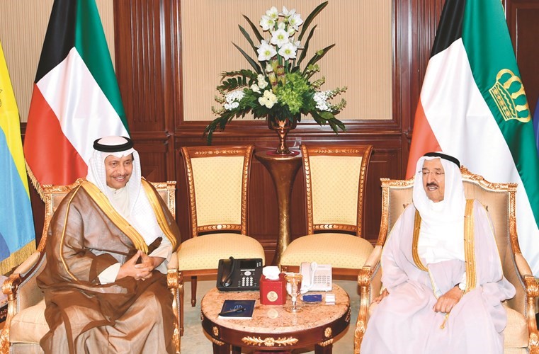 صاحب السمو الامير الشيخ صباح الأحمد مستقبلا سمو رئيس مجلس الوزراء الشيخ جابر المبارك ﻿