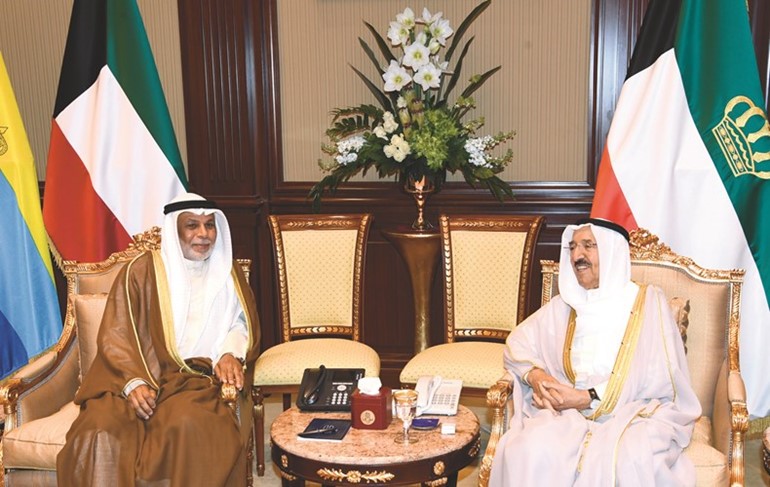 صاحب السمو الامير الشيخ صباح الأحمد مستقبلا رئيس المجلس الأعلى للقضاء ورئيس محكمة التمييز ورئيس المحكمة الدستورية المستشار يوسف المطاوعة	﻿
