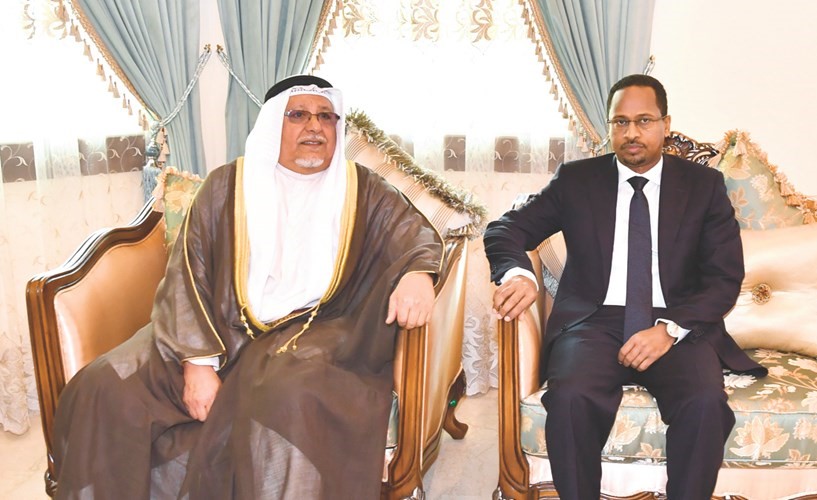 الشيخ علي الجراح خلال تقديم واجب العزاء في سفارة إثيوبيا﻿