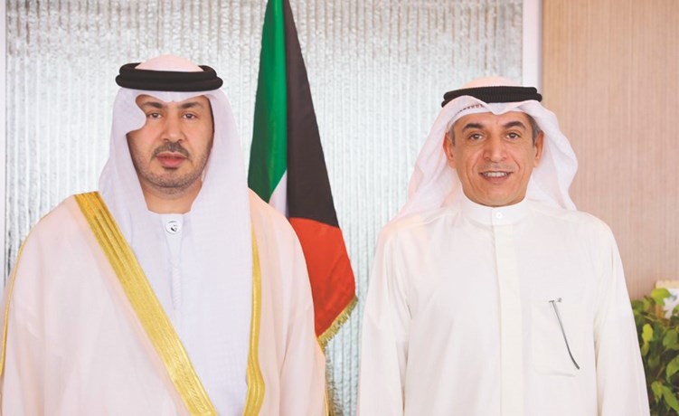 د.حامد العازمي مستقبلا السفير الاماراتي ﻿