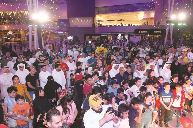 إقبال جماهيري كبير على جناح جي إيه سي المطوع والقاضي في الأفنيوز﻿