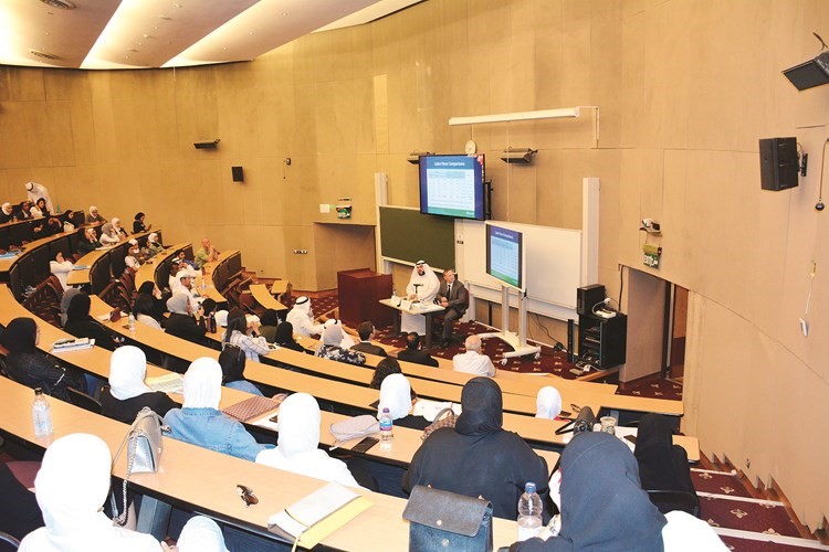 «العلوم الإدارية» أقامت محاضرة بعنوان «تحليل سوق العمل.. خبرات من الولايات المتحدة الأميركية»
