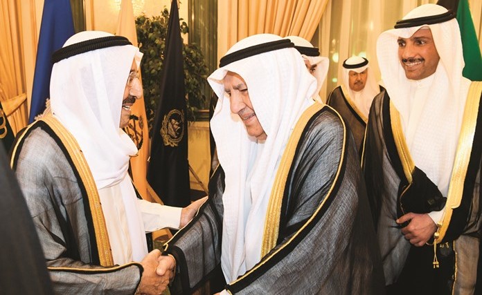 صاحب السمو الأمير الشيخ صباح الأحمد يتلقى تهنئة علي الغانم ورئيس مجلس الأمة مرزوق الغانم﻿