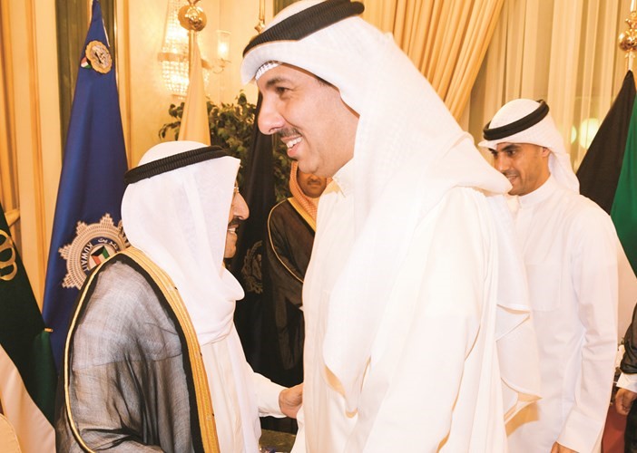 مرزوق ناصر الخرافي وبدر ناصر الخرافي يقدمان التهاني﻿