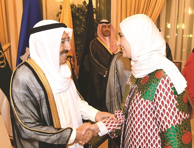 صاحب السمو يتلقى تهنئة الوزيرة مريم العقيل﻿