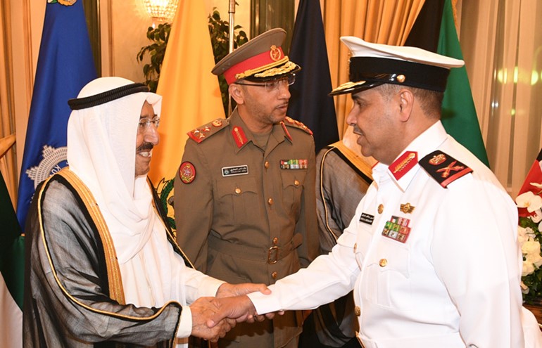 سمو أمير البلاد وسمو ولي العهد وآل صباح يستقبلون المهنئين بشهر رمضان المبارك