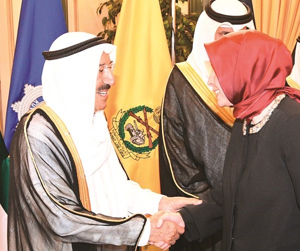 سمو الأمير يتلقى التهاني من السفيرة التركية عائشة كويتاك﻿