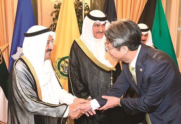 السفير الياباني مباركا﻿