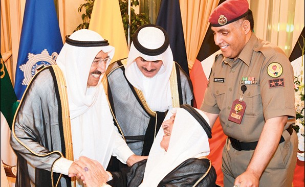 صاحب السمو الأمير الشيخ صباح الأحمد يتلقى التهاني بالشهر الفضيل من عبدالرضا خورشيد