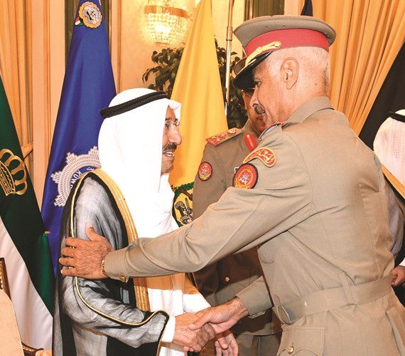سمو الأمير يتلقى التهاني من الفريق الركن محمد الخضر﻿