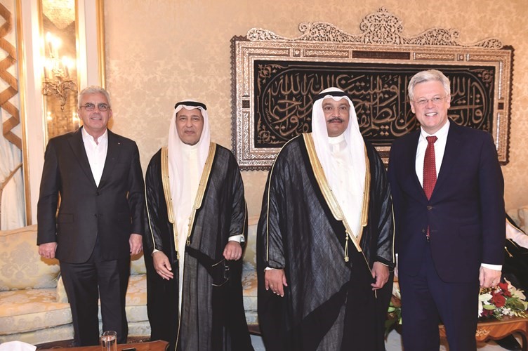 السفير الفلسطيني رامي طهبوب والسفير الألماني كارلفريد برغنير ﻿