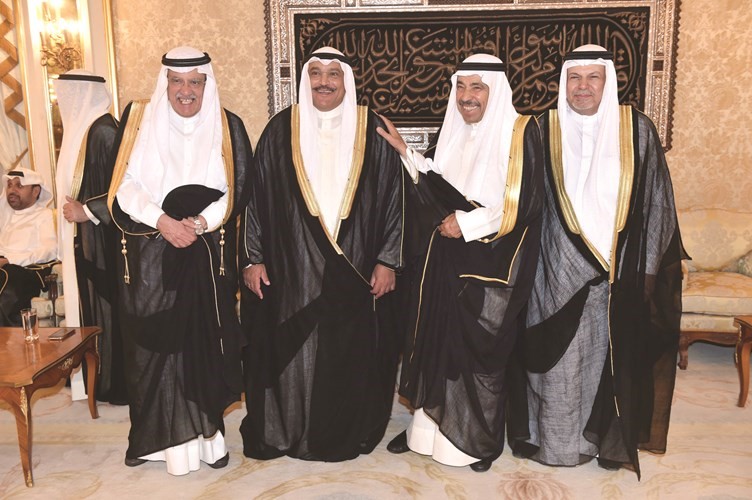 عبدالعزيز البابطين مباركا برمضان﻿