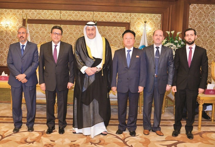 السفير المصري طارق القوني يبارك ﻿