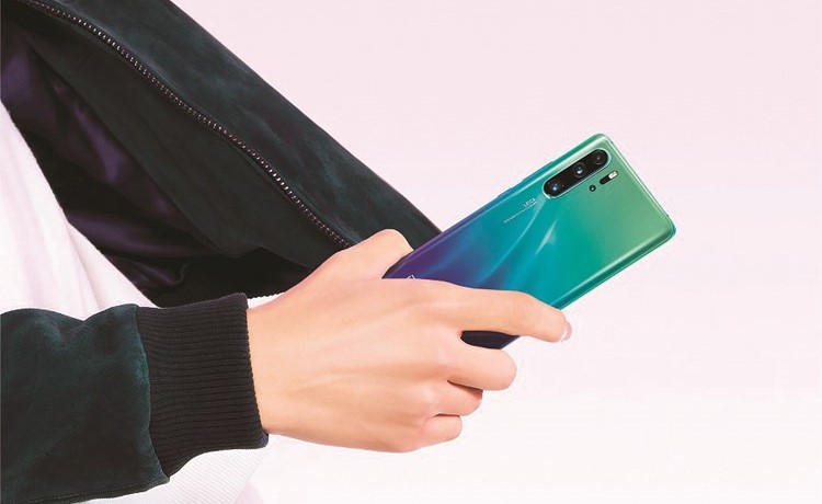 هاتف هواوي P30 Pro بأول كاميرا رباعية من لايكا في العالم